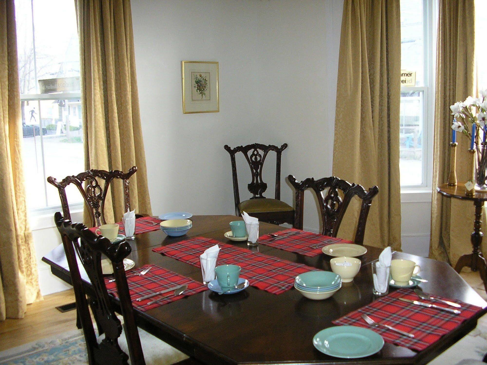 Fairmont House Bed & Breakfast Mahone Bay Ngoại thất bức ảnh